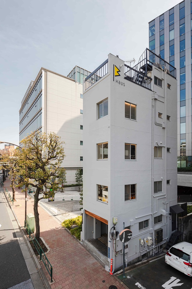 元住宅のビルをリノベーションしたシェアオフィス（M-Haus目黒）