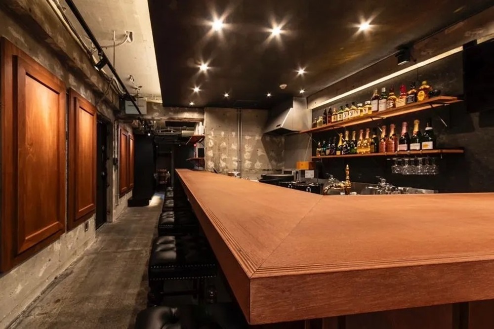 Relax BAR 大門