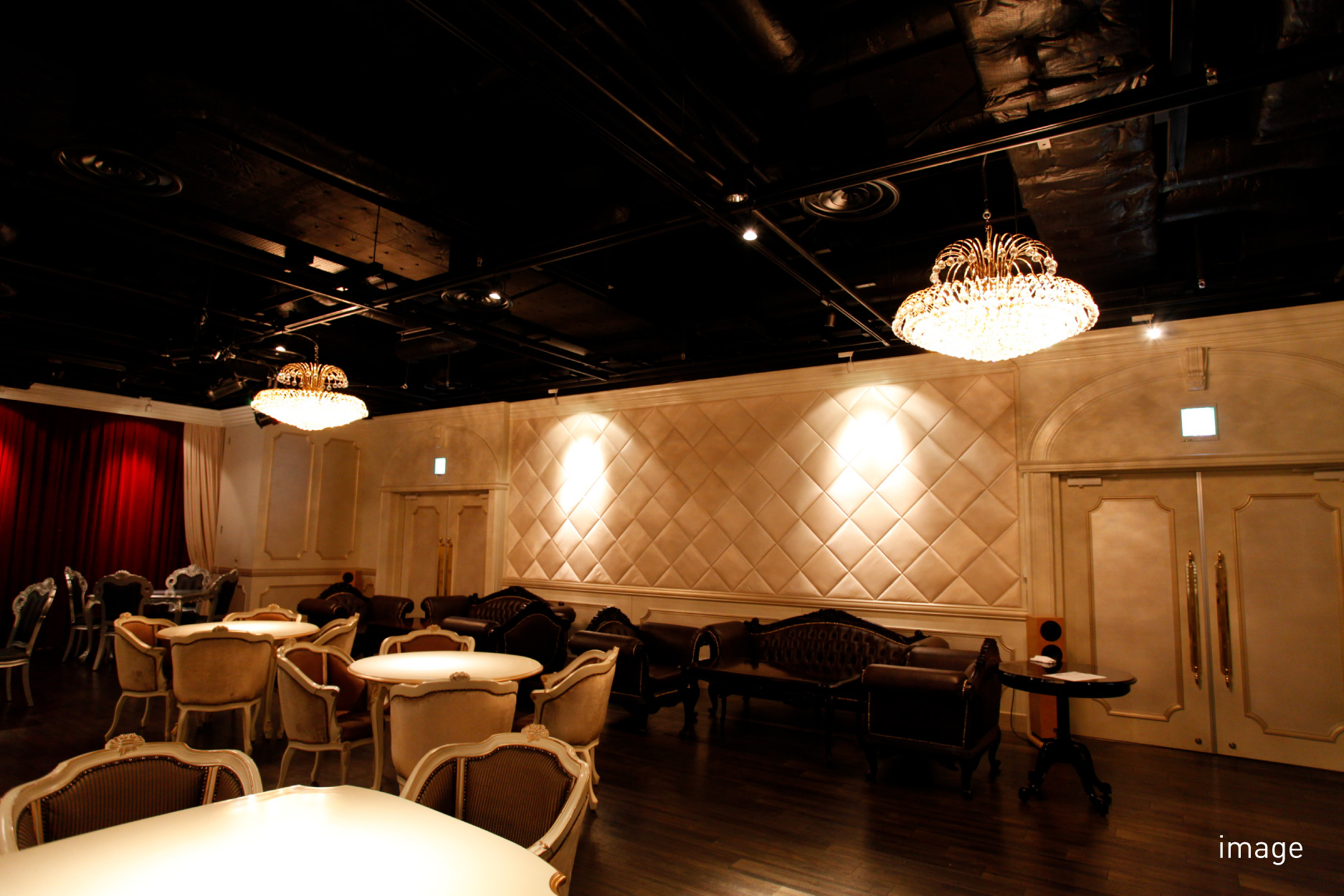 三田ベルジュビルB1F店舗