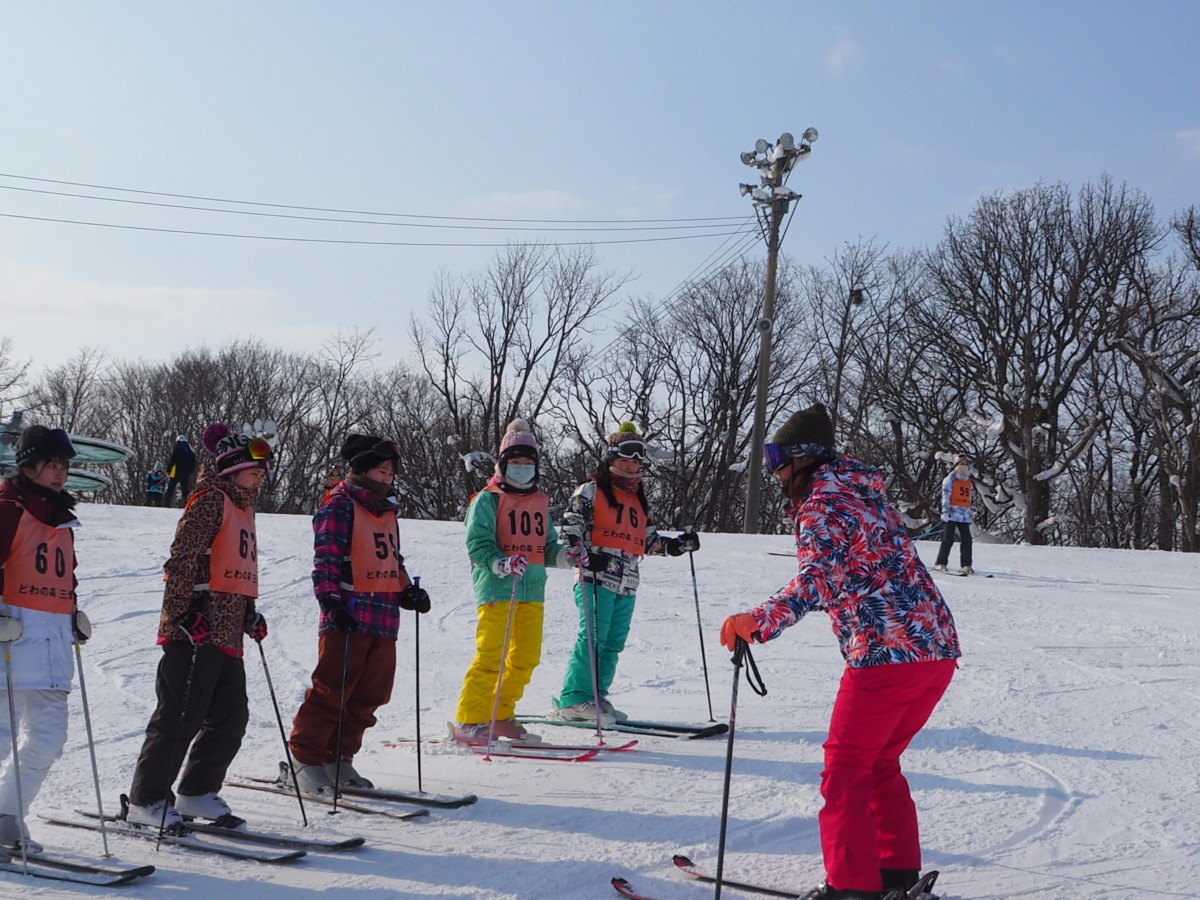一学年】スキー授業 IN萩の山市民スキー場 - 酪農学園大学附属 とわの