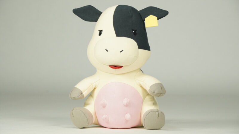 株式会社Yogibo様とのコラボ商品が誕生！オリジナルぬいぐるみYogibo Mate COW『クララ』を制作！