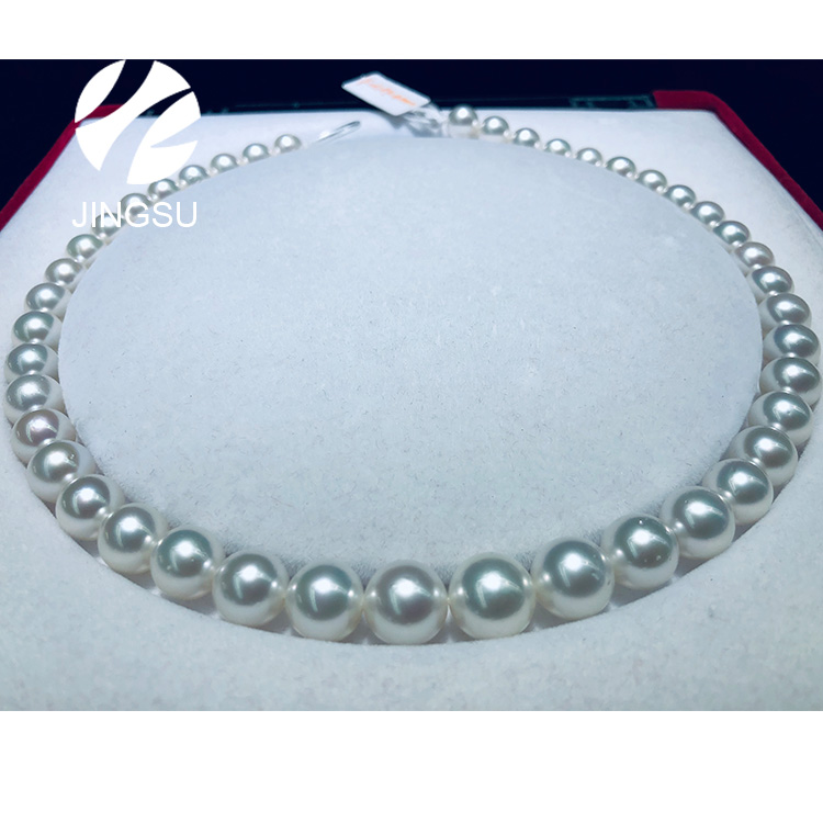 Traditional Natural Color Round Shape High Luster Top Quality South Sea Pearl Necklace