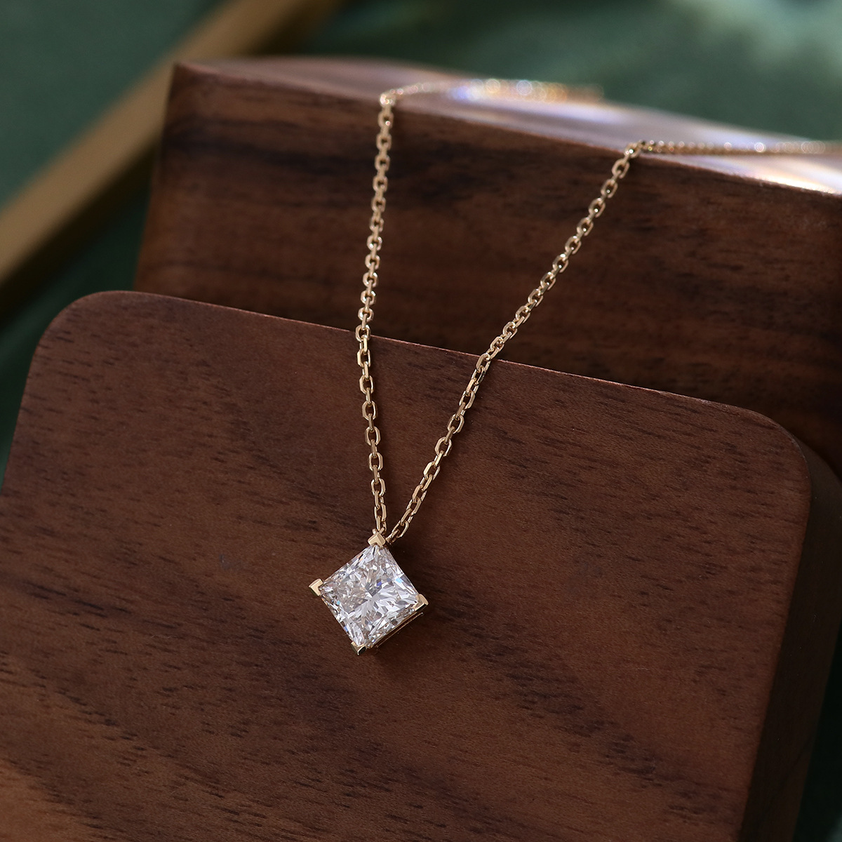 Wholesale Fine Fashion Jewelry Necklace 18k Gold Plated Stainless Steel Luxury Diamond Necklace for Women
