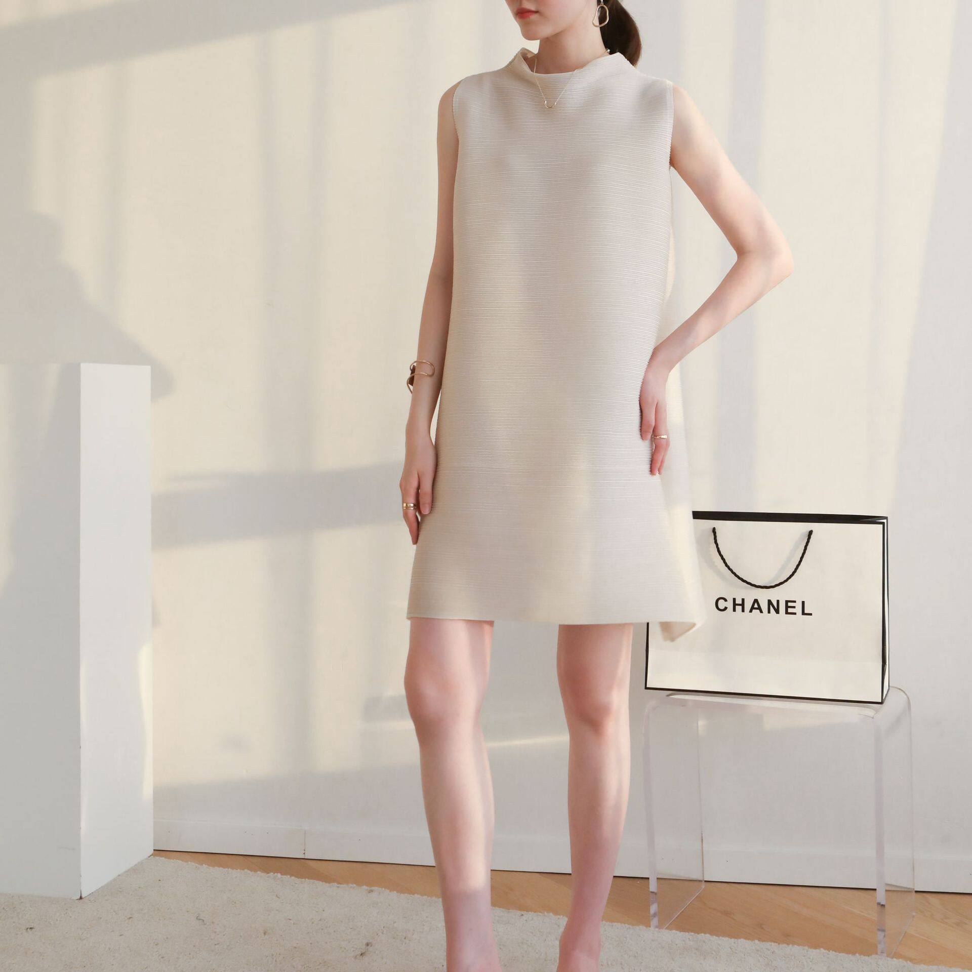 ◈▨❣ Aiden001 Issey miyake pleats Issey summer youthful beautiful solid color loose sleeveless pullover head lantern dress dress Pleat 216G